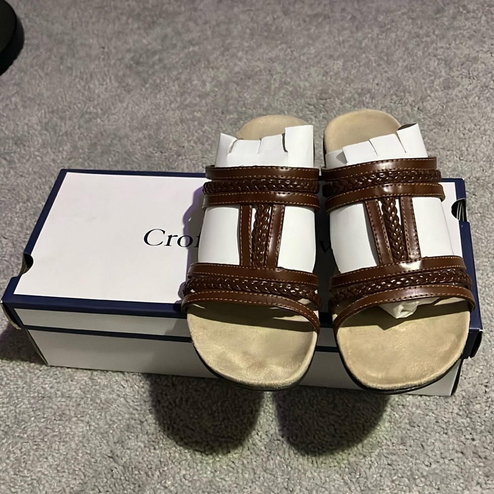 Croft & Barrow Women’s Brown Sandal | Size 9